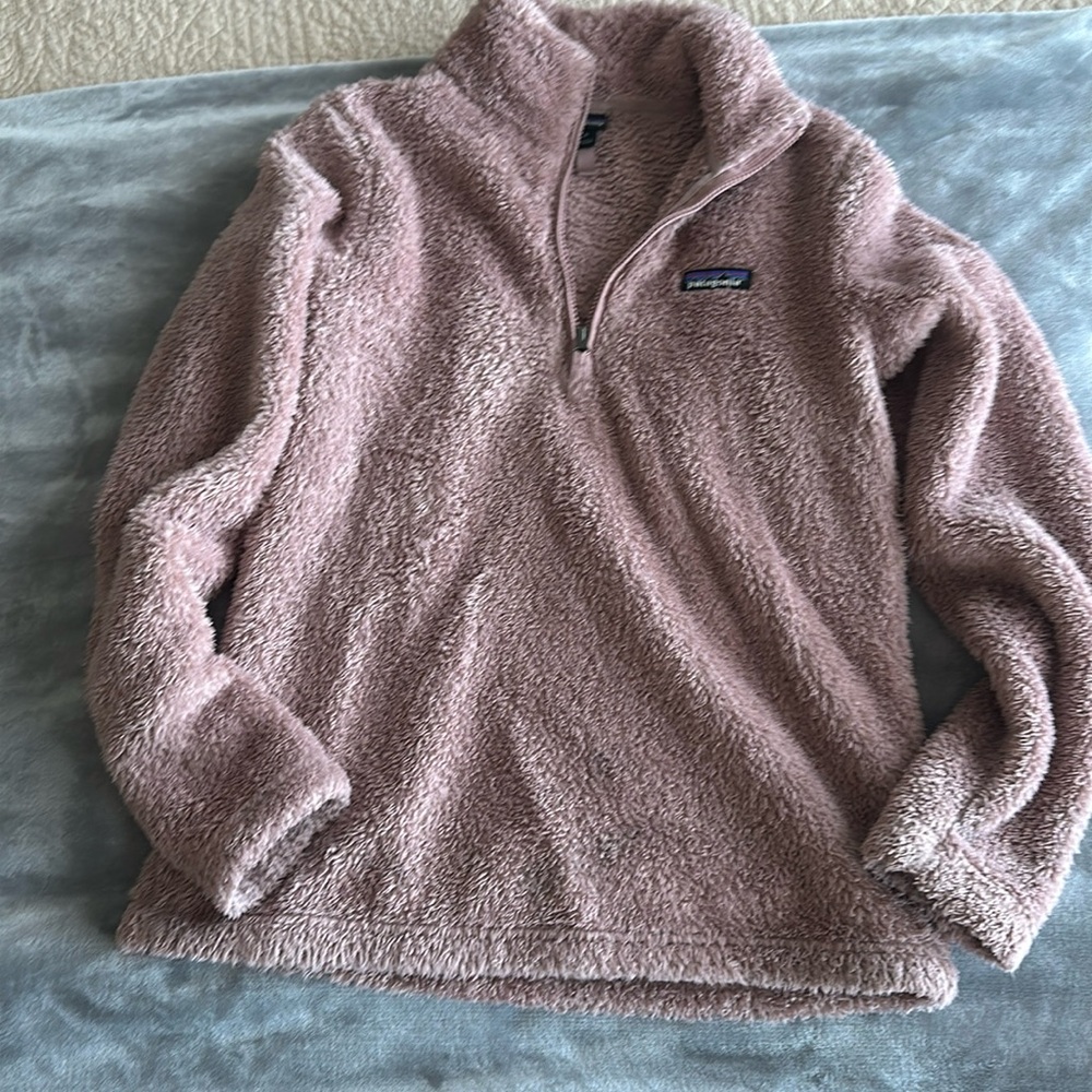 Fuzzy pink Patagonia quarterzip